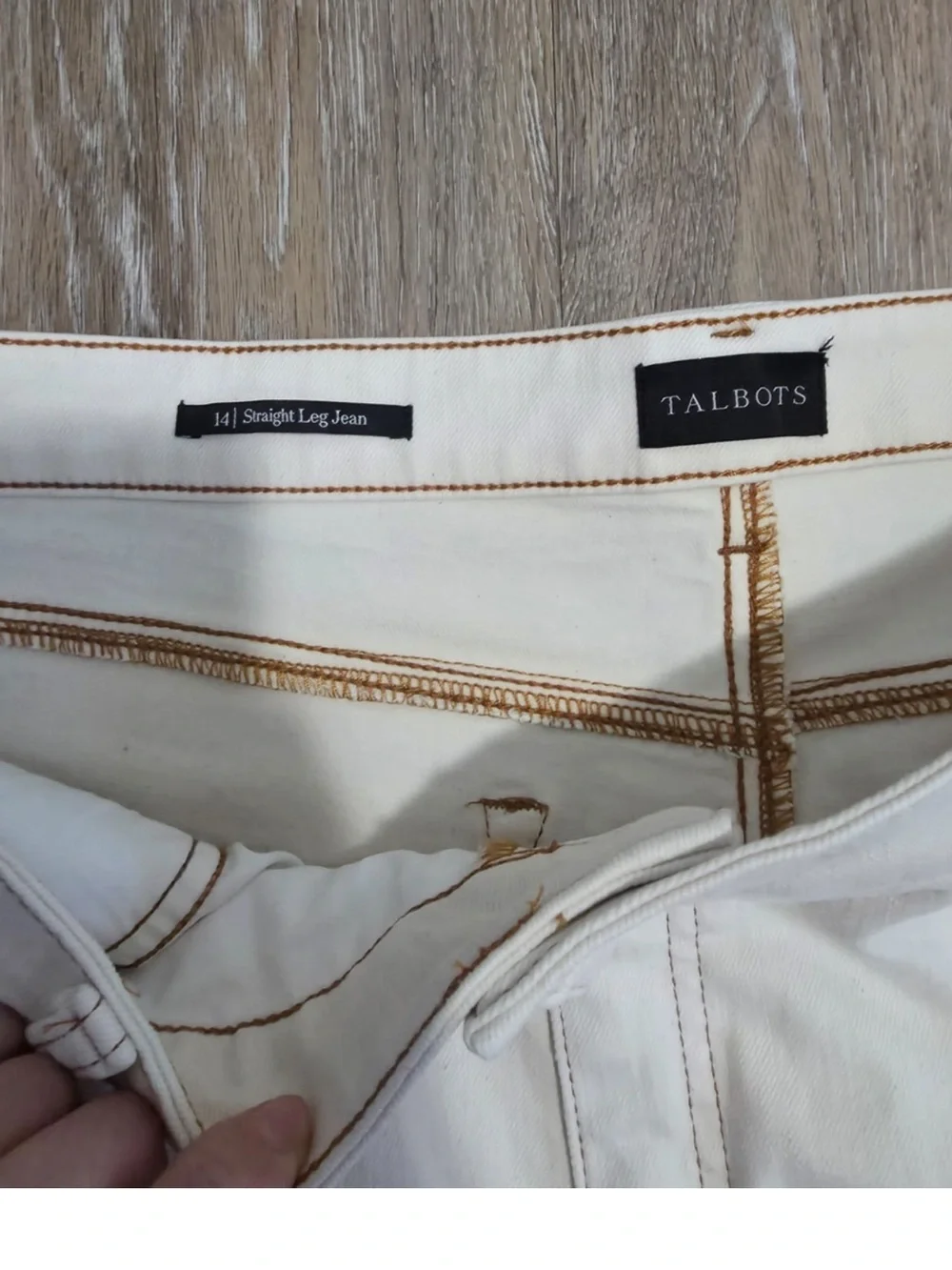 TALBOTS Everyday Relaxed Jean Women's Size 14 Natural Wash MSRP $99.50 Cream